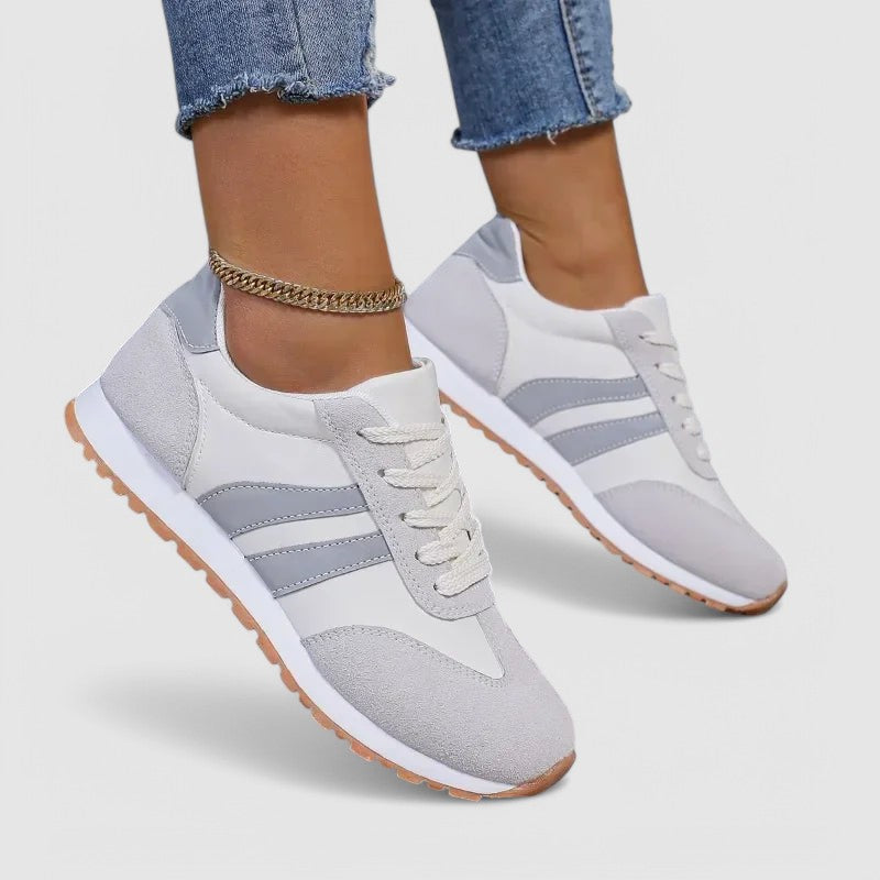 Maya – Retro Running Trainers with Contrast Side Stripes and Suede Panels