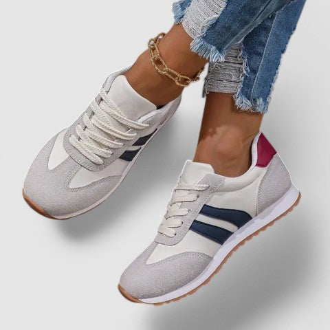 Maya – Retro Running Trainers with Contrast Side Stripes and Suede Panels