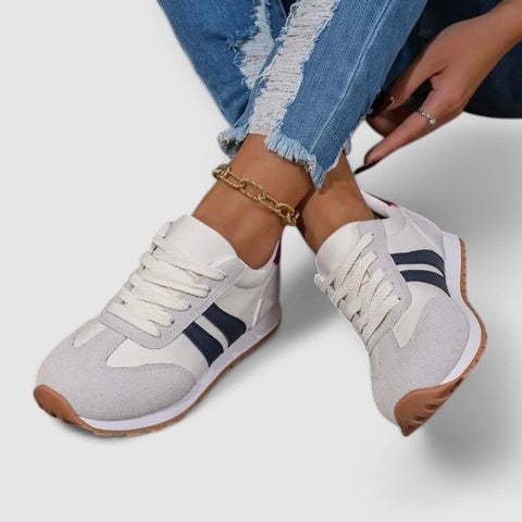 Maya – Retro Running Trainers with Contrast Side Stripes and Suede Panels