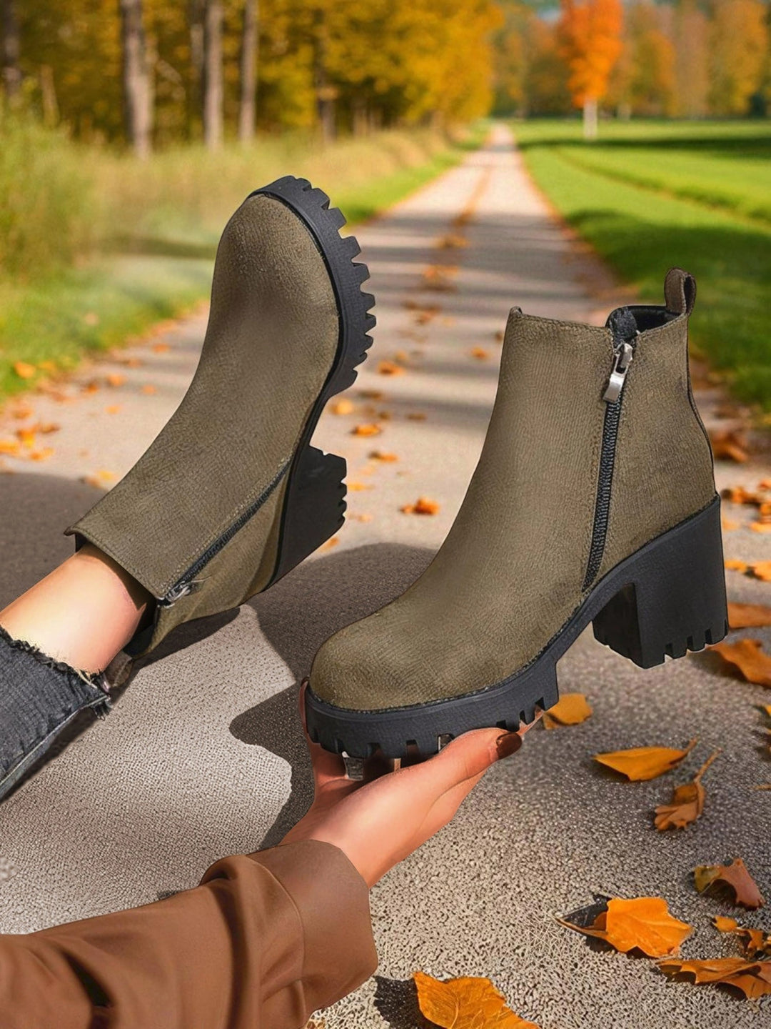 Women's Chelsea Ankle Boots with Block Heel & Platform | Side Zip