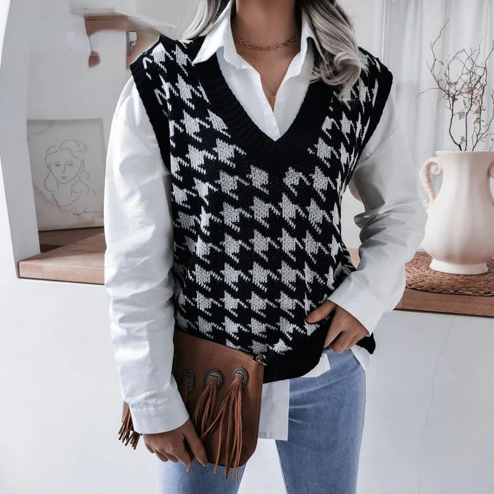Women's Knitted Vest with Houndstooth Pattern | V Neck