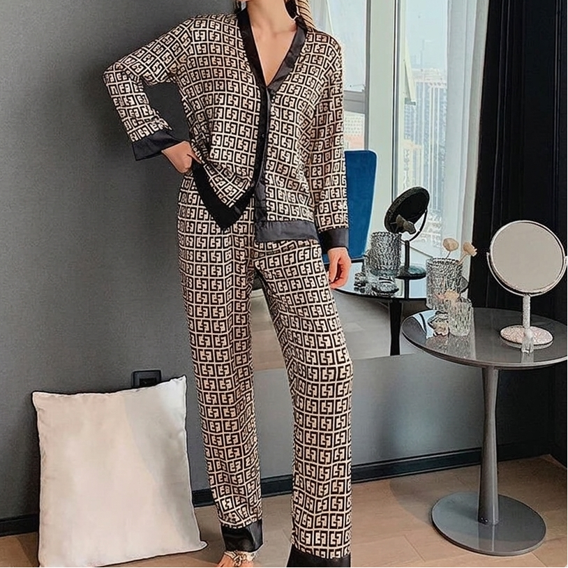 Women's Pyjamas Long Sleeve Button Set | Printed