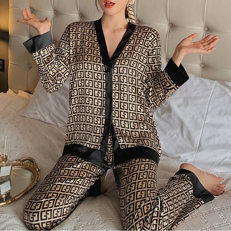 Women's Pyjamas Long Sleeve Button Set | Printed