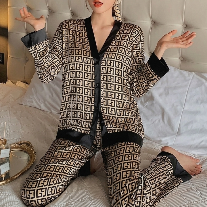 Women's Pyjamas Long Sleeve Button Set | Printed