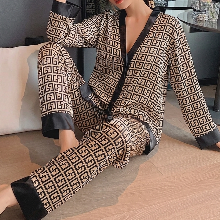 Women's Pyjamas Long Sleeve Button Set | Printed