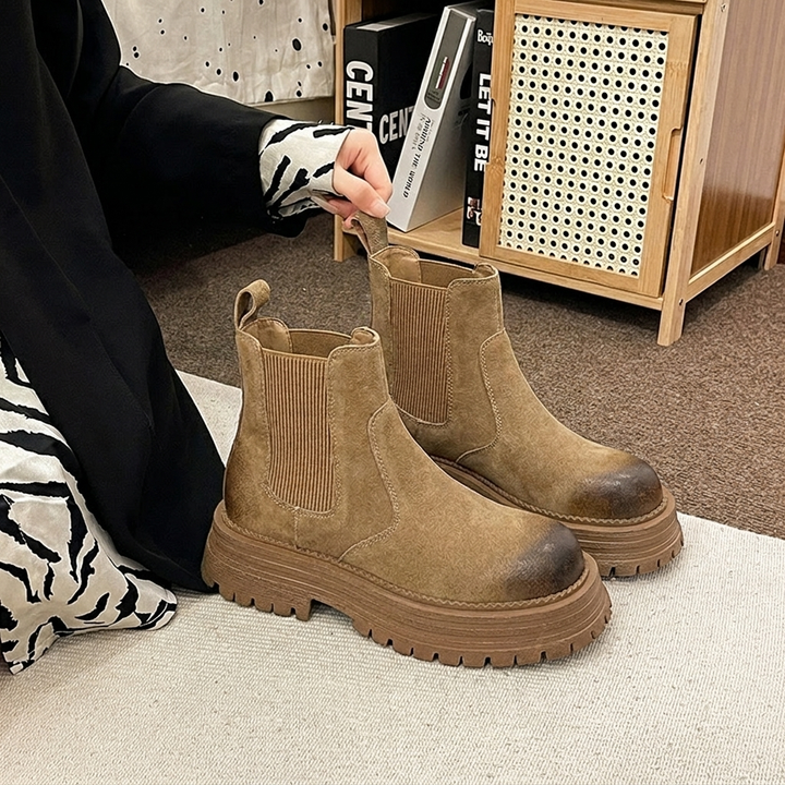 Women's Chelsea Boots with Pull Tab & Elastic Gusset | Platform