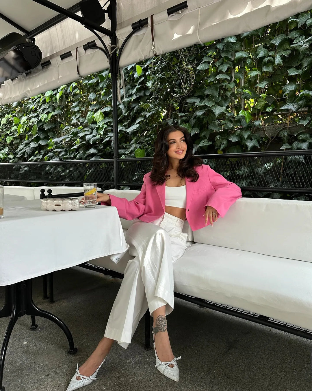 Women's Cropped Blazer with Notched Lapel & Welt Pocket | Open