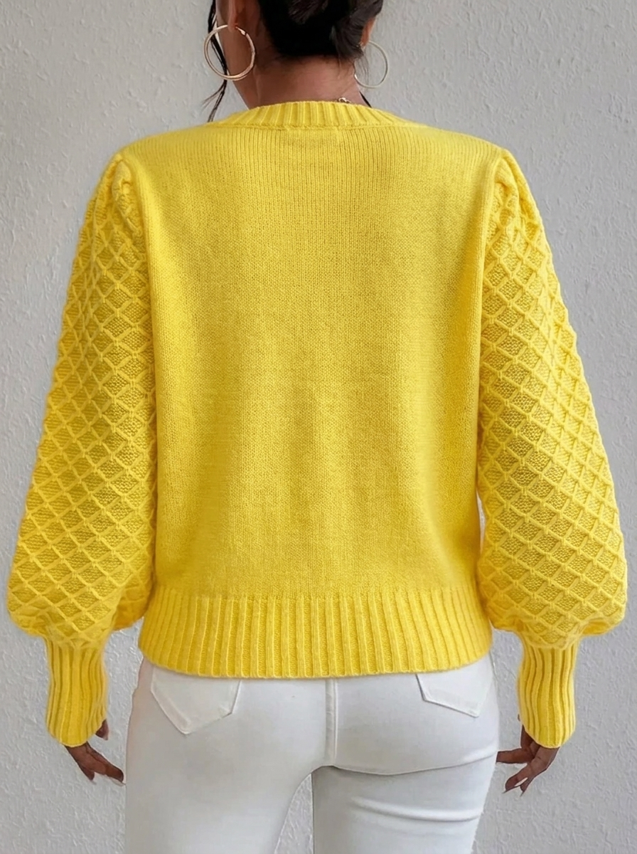 Women's Knitted Jumper with Diamond Pattern & Crew Neck | Pullover