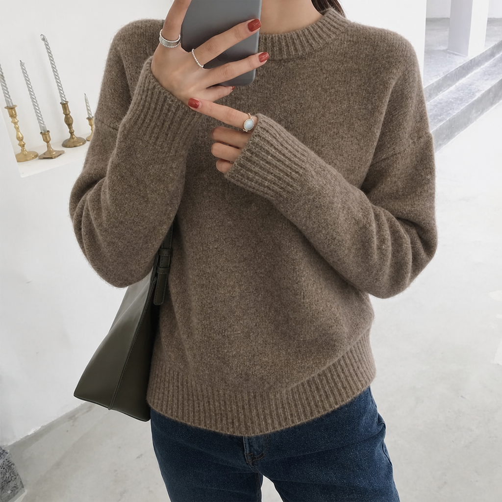 Women's Oversized Fluffy Knit Jumper with Crew Neck | Balloon Sleeves