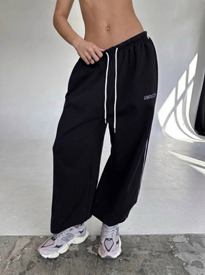 Women's Sweatpants with Baggy Fit & Side Stripe | Drawstring