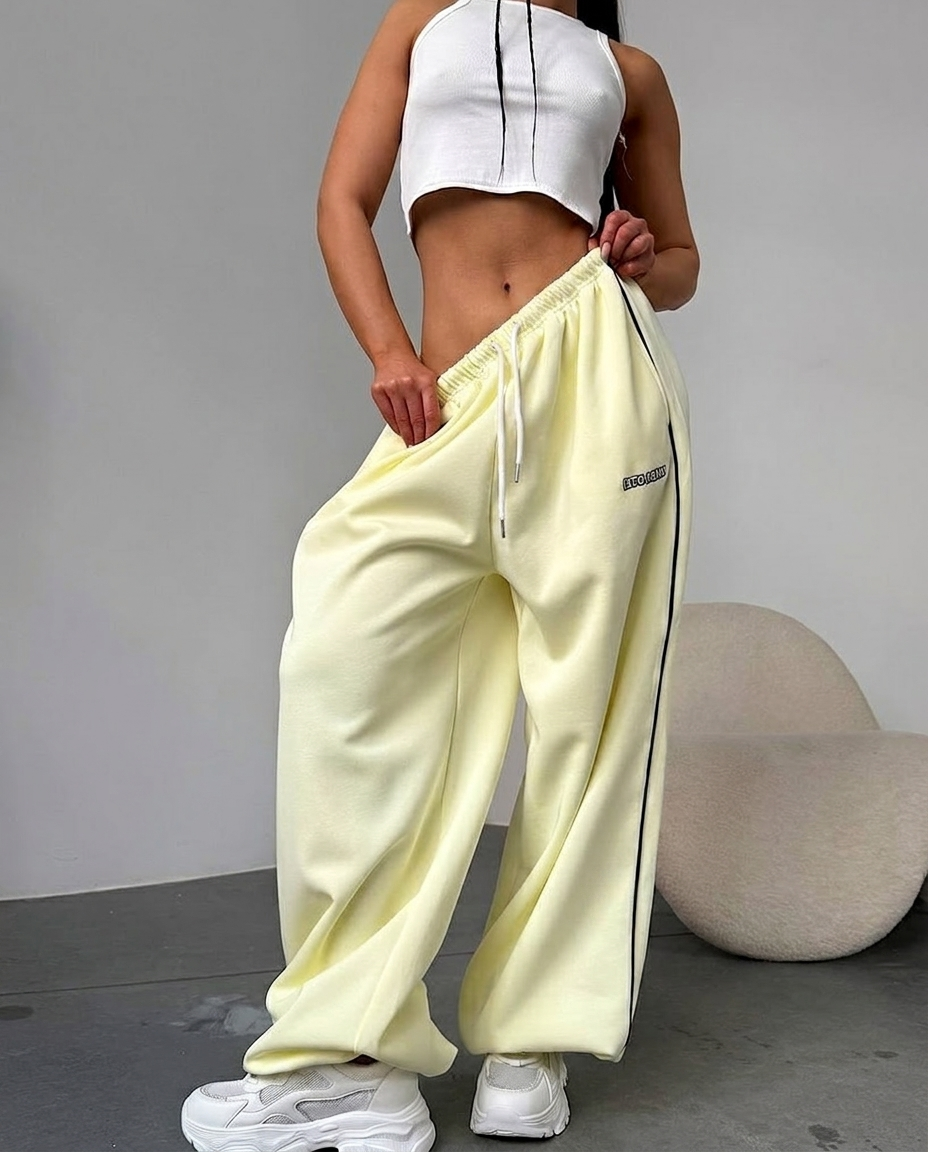 Women's Sweatpants with Baggy Fit & Side Stripe | Drawstring