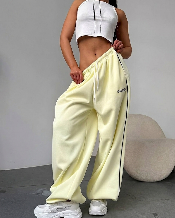 Women's Sweatpants with Baggy Fit & Side Stripe | Drawstring
